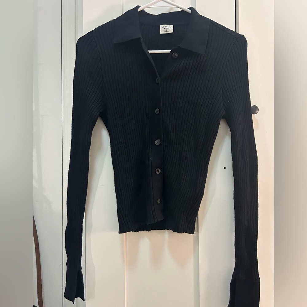NWOT Abercrombie & Fitch Women’s Slim Button-Through Sweater Polo Size S